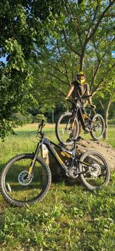 Izposoja e-koles R-MOTOSHOP