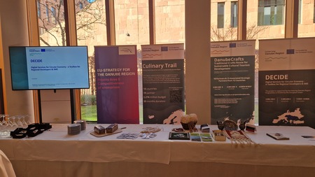 Spominek iz Vipave razstavljen v Berlinu